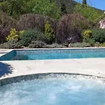 2 Personnes Avec Piscine بيت للعطل *