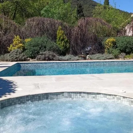 2 Personnes Avec Piscine Ferienhaus *