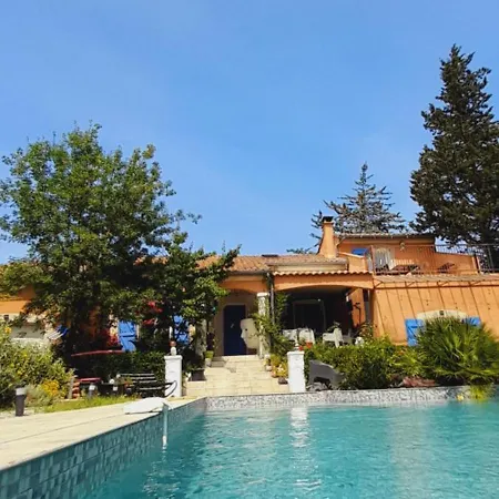 2 Personnes Avec Piscine * Le Bosc (Herault)